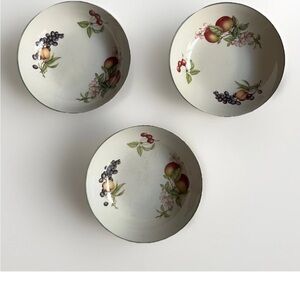 Set Of 3 Royal Doulton Ashberry 6.75” Dinner Soup Salad 1.5” Deep Plates Bowls